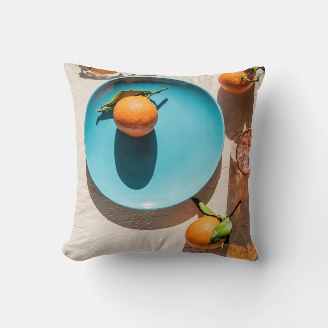 Coussin Orange fruit on plate (Recto)