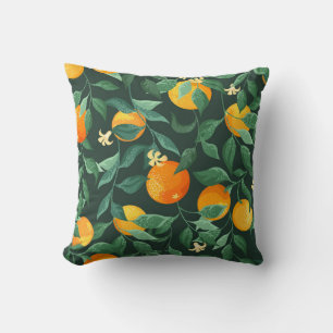 Coussin Orangers, branches fleuries sur un arrière-jardin 