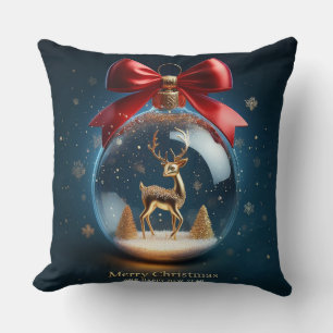 Coussin Ornement de cerf doré dans une boule de Noël
