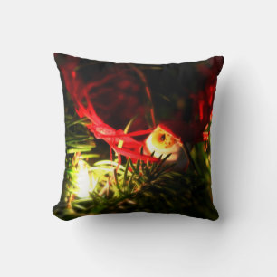 Coussin Ornement d'oiseaux rouges dans l'arbre de Noël Cou
