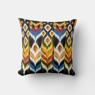 Coussin Ornement folklorique géométrique Ikat. Ethnie tr