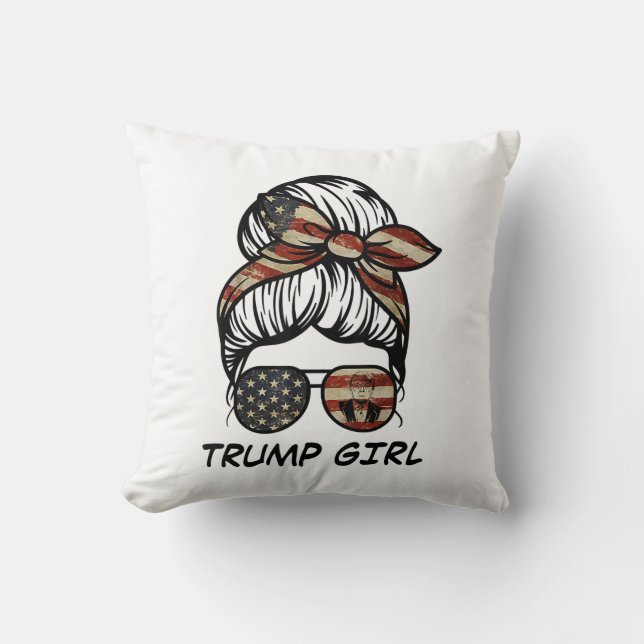 Coussin Oui, je suis une fille de Trump - Trump 2024 Elec (Recto)