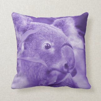 Coussin ours de koala semblant le marsupial pourpre droit