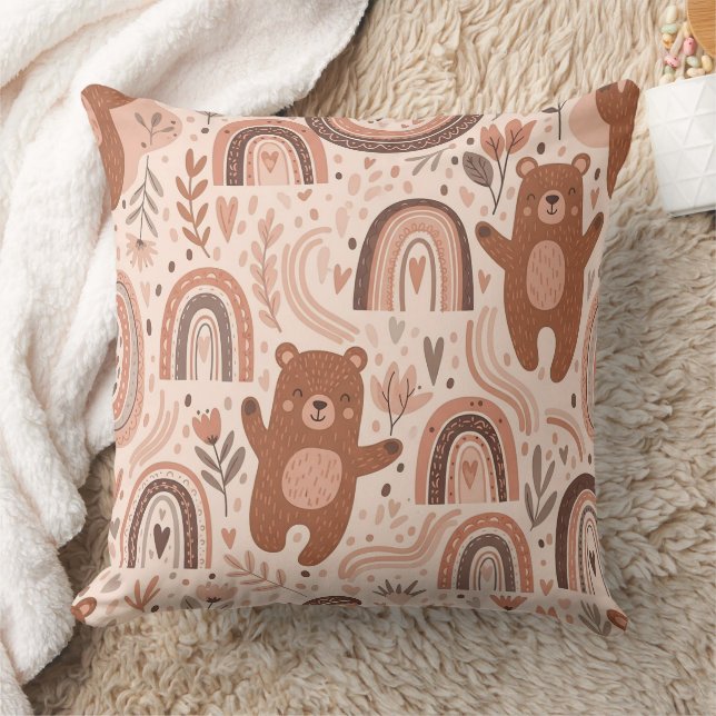 Coussin Ours en peluche de nursery Boho avec arcs-en-ciel  (Couverture)