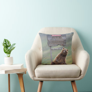 Coussin Ours Grizzly Joue Avec Un Panneau