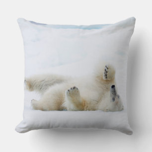Coussin Ours polaire se roulant dans la neige, Norvège