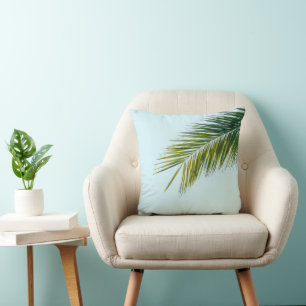 Coussin Palmier Vert Tropical sur Fond Bleu Clair