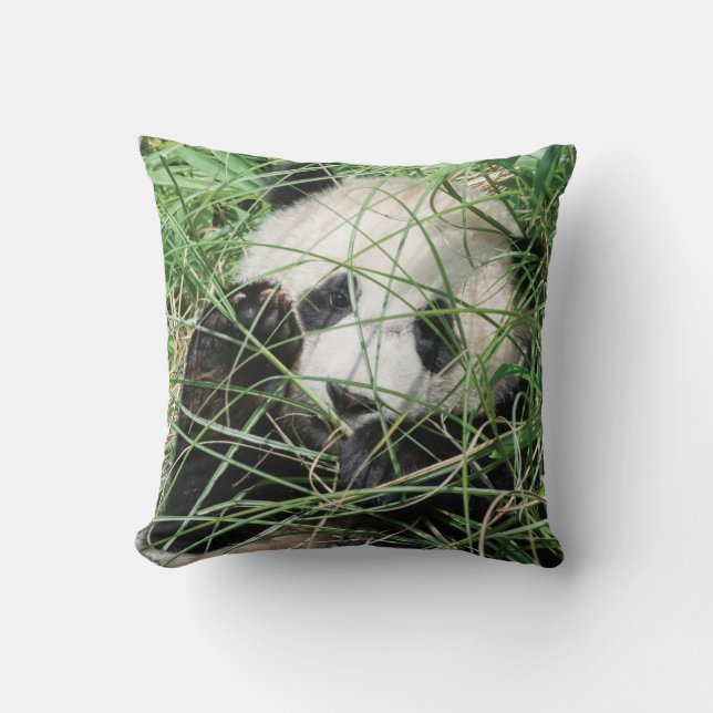 Coussin Panda Géant Se Cache Dans L'Herbe (Recto)