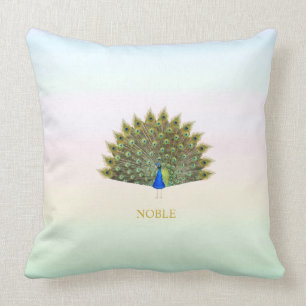 Coussin Paon majestueux sur les tons pastel
