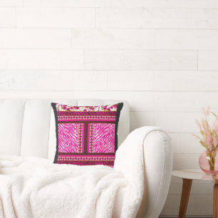Coussin papier peint rose et blanc avec croix dessus