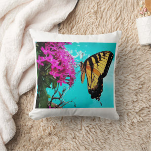 Coussin Papillon à queue épaisse de tigre orientale #2