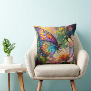 Coussin Papillon Coloré et Fleurs Sauvages au Lever du Sol
