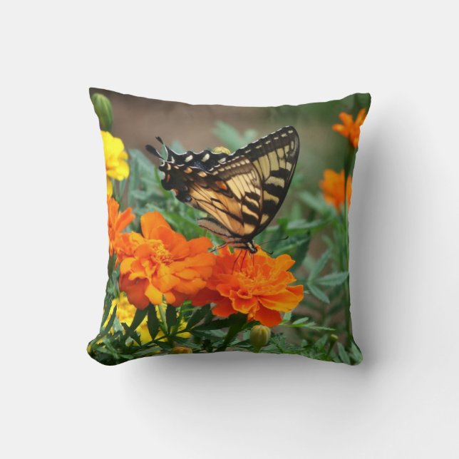 Coussin Papillon dans le jardin (Recto)