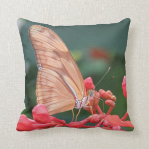 Coussin Papillon de corail rose