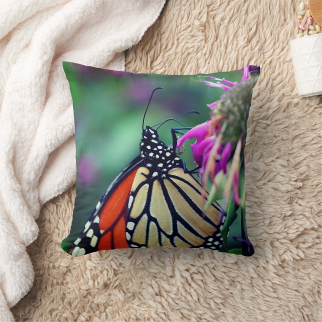 Coussin Papillon Monarque En Fleur Fermer (Couverture)