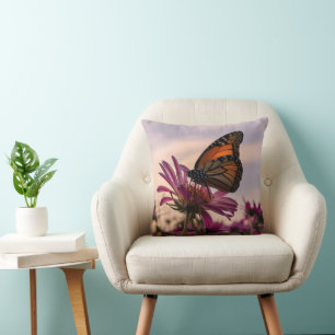 Coussin Papillon Monarque sur Fleur