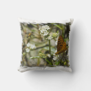 Coussin Papillon orange et bord blanc d'abeille