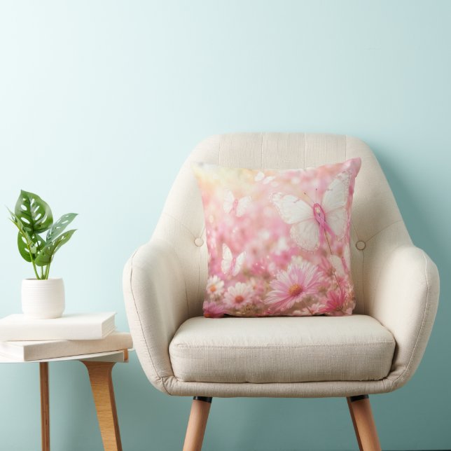 Coussin Papillons Ruban Rose dans un Jardin (Chaise)