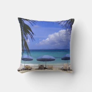 Coussin parapluies sur la plage, à Saint-Martin, Caraïbe
