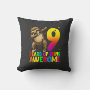Coussin Paresseux de la fête d'anniversaire de 9 ans Dabbi