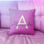 Coussin Parties scintillant à étincelle rose pourpre Nom d<br><div class="desc">Monogramme et Coussin initial de la Parties scintillant Ombre Bling Gold Sparkle violet et rose. La coussin est le cadeau idéal pour quelqu'un qui décorera sa chambre en violet et rose.</div>