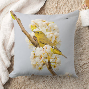 Coussin Paruline à couronne orange dans les fleurs de ceri