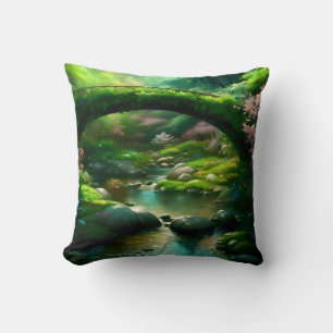Coussin Passerelle au-dessus d'un ruisseau dans la forêt.