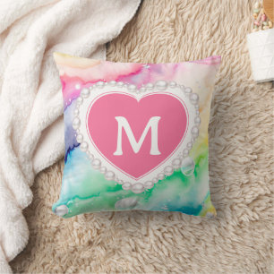 Coussin Pastel arc-en-ciel monogramme cœur perle aquarelle