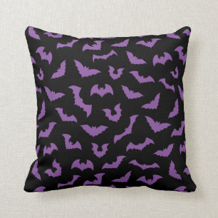 Coussin Pastel goth éffrayante chauve-souris violette noir