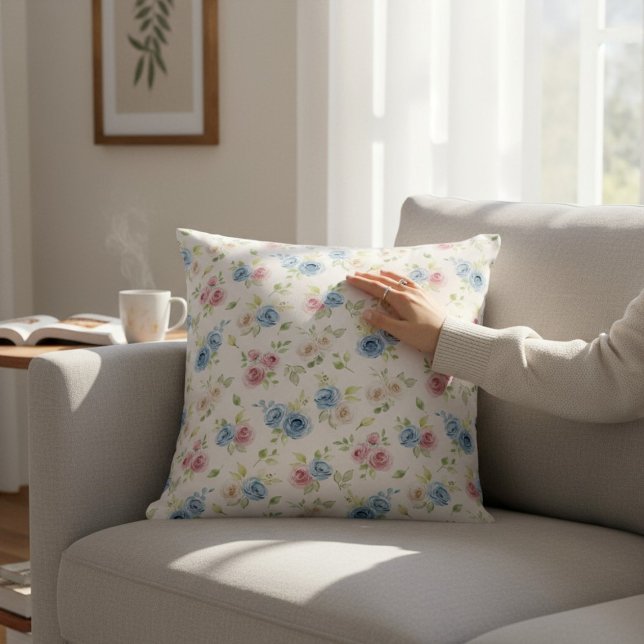 Coussin Pastel Rose Botanical Watercolor  (Créateur téléchargé)