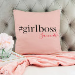 Coussin Patron et nom de fille rose moderne | best Girly G<br><div class="desc">Voici la collection Modern Pink Girl Boss & Name sur Zazzle! Cette collection branchée et élégante est parfaite pour toutes les femmes fortes et indépendantes qui font un tour dans leur carrière et font une déclaration. Que vous soyez une patronne ou que vous cherchiez un cadeau fabuleux pour une, cette...</div>