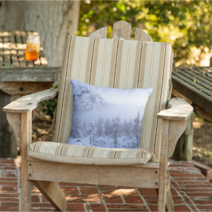 Coussin Pays merveilleux d'hiver, brouillard, forêt d'épin