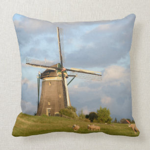 Coussin Paysage avec des moulins à vent et des moutons