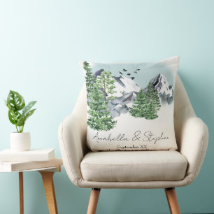 Coussin Paysage de montagne enneigée avec arbres de forêt