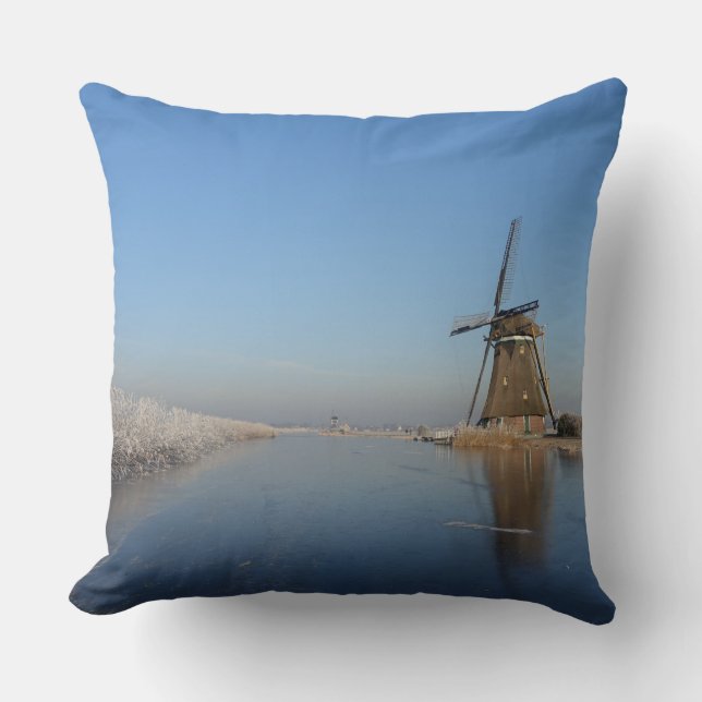 Coussin Paysage d'hiver avec le moulin à vent et la glace (Recto)
