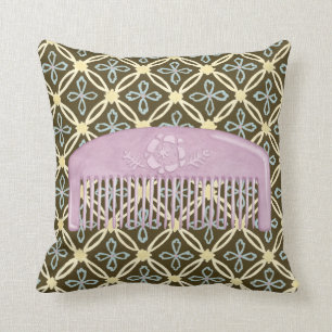 Coussin Peigne de lavande sur l'arrière - plan de chocola