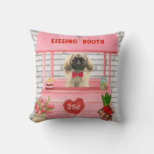 Coussin pekingese Chien Valentine's Day Kissing Booth
