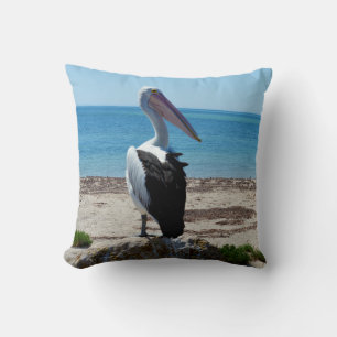Coussin Pelican Perché Sur Un Rocher De Plage,