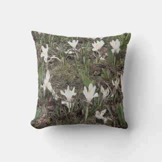 Coussin Perce-Neige Blancs dans l'Herbe de Printemps