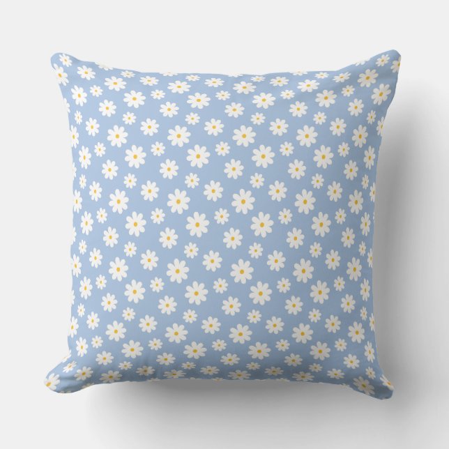 Coussin Periwinkle Blue and White Daisies Throw Pillow (Recto)