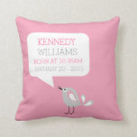 Coussin personnalisé de garde de naissance de bébé<br><div class="desc">Un coussin ou coussin personnalisé en Faire-part de naissance bébé aux couleurs rose, gris et blanc avec un design d'oiseau moderne et mignon. Personnalisez votre cadeau et ajoutez le nom, l'anniversaire et l'heure de naissance du bébé. Idéal pour les nouveaux cadeaux, ou pour votre pépinière. Pour les bébés filles ou...</div>