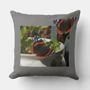 Coussin personnalisé motif papillon Amiral Rouge