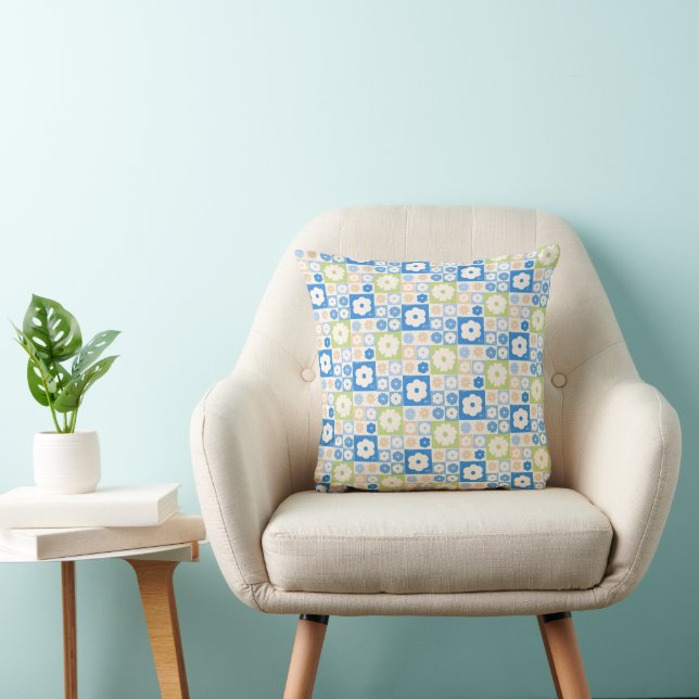 Coussin Pétales dans le silence 06. Motif floral.  (Chaise)