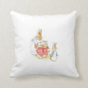 Coussin Peter Rabbit et ses soeurs (par Beatrix Potter)