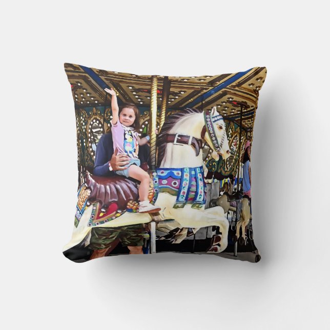 Coussin Petite Fille Waving Hi Du Carousel (Recto)