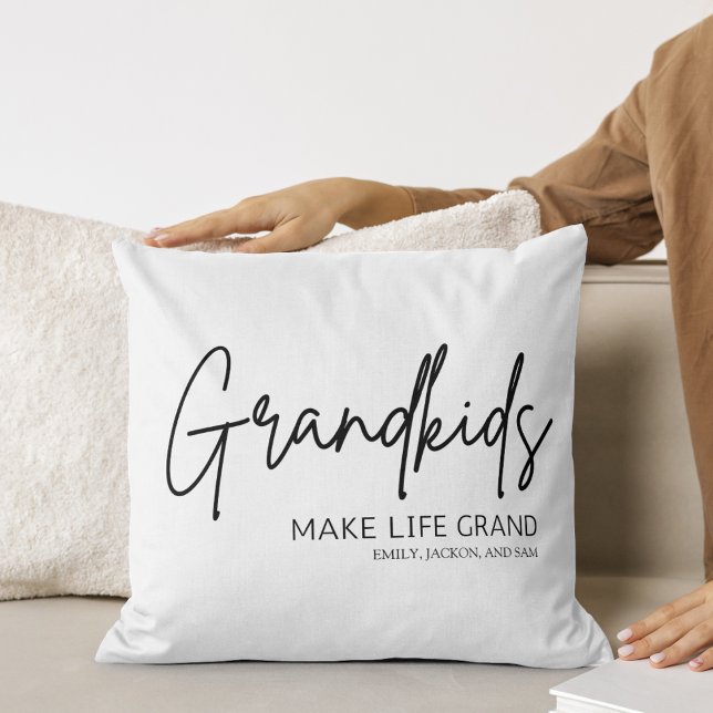 Coussin Petits-enfants minimes chic font la vie Grand (Créateur téléchargé)