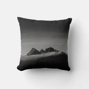 COUSSIN PHOTO À GRÂCE DE LA MONTAGNE COUVERTE DE NUAGES
