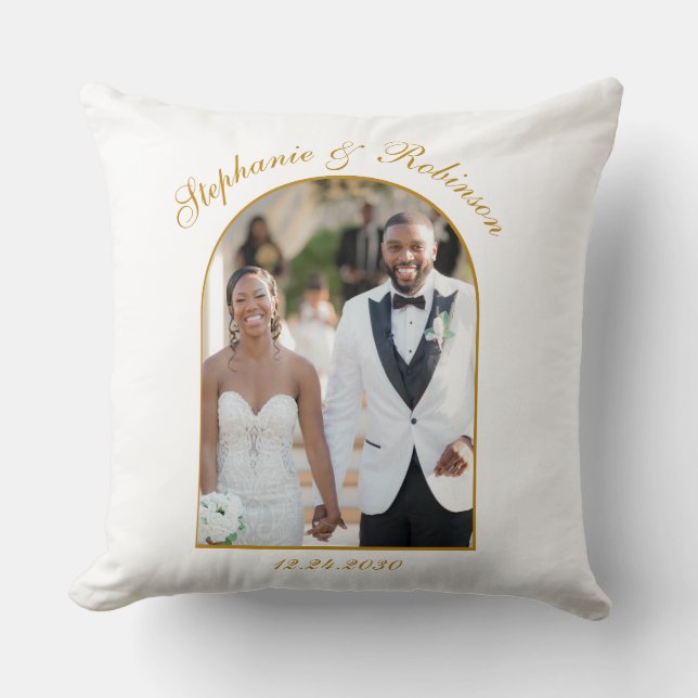 Coussin Photo Arch Elegant Gold Script Monogramme Mariage (Recto)