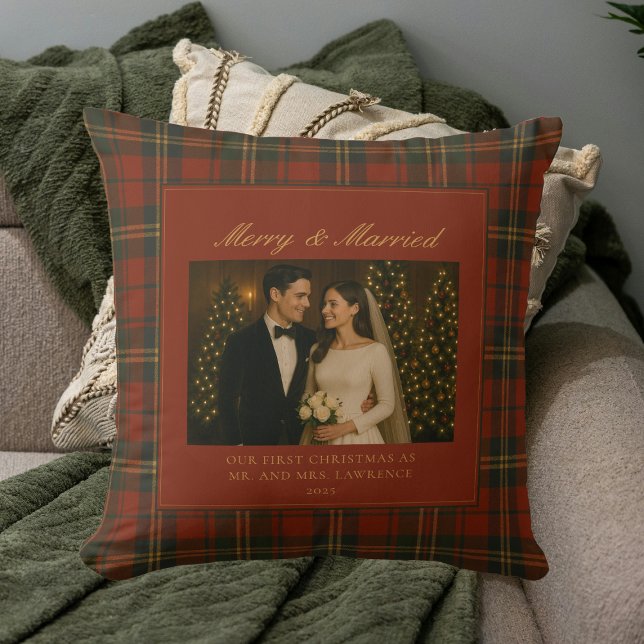 Coussin Photo de Noël de jeunes mariés «Merry & Married» (Créateur téléchargé)