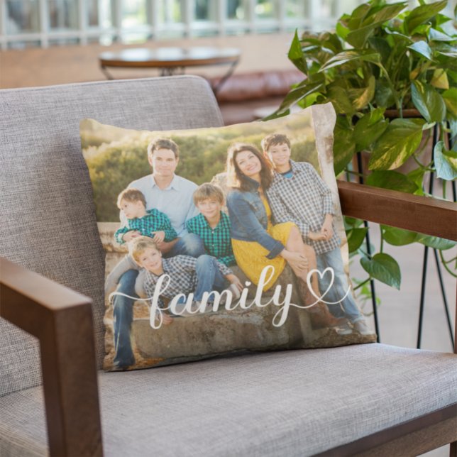 Coussin Photo de texte blanc avec écriture Family Heart (Créateur téléchargé)